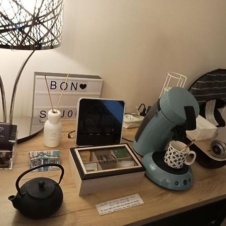 Perle Rare F1 De 43 M Quartier Historique. Apartment Moulins  Ngoại thất bức ảnh