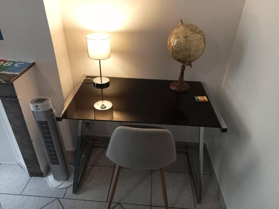 Perle Rare F1 De 43 M Quartier Historique. Apartment Moulins  Ngoại thất bức ảnh
