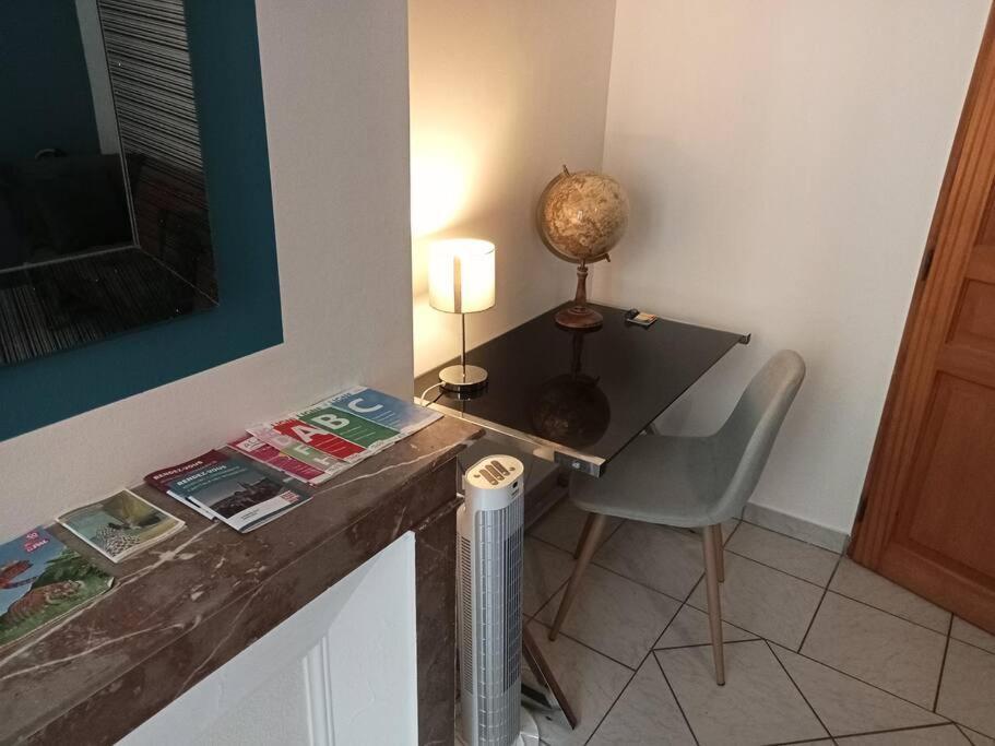 Perle Rare F1 De 43 M Quartier Historique. Apartment Moulins  Ngoại thất bức ảnh