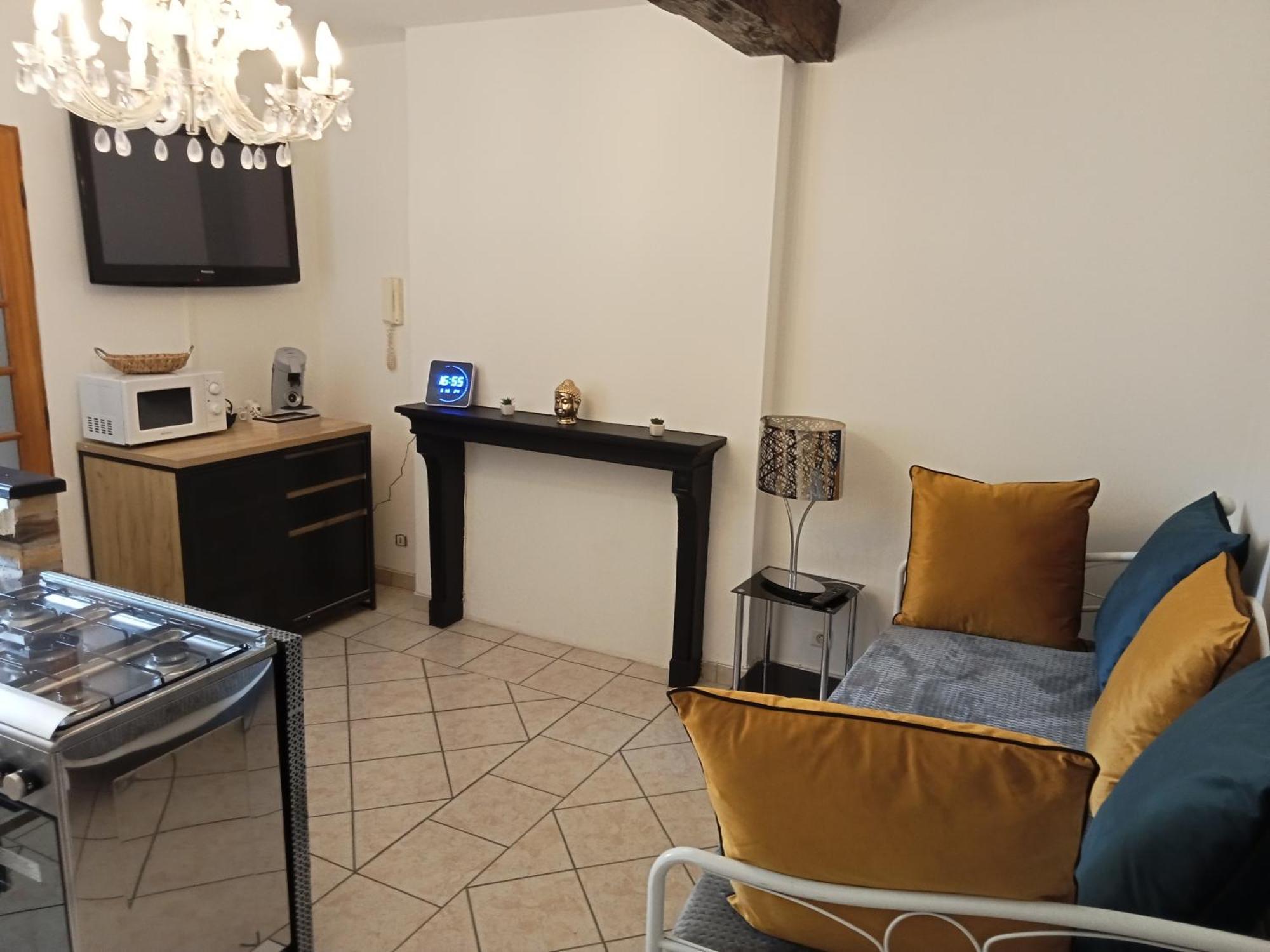 Perle Rare F1 De 43 M Quartier Historique. Apartment Moulins  Ngoại thất bức ảnh